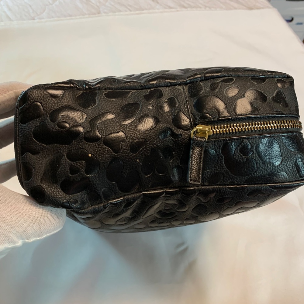 Betsey Johnson Black on Black Large Capacity Make Up / Travel Storage Bag! - Picture 4 of 9